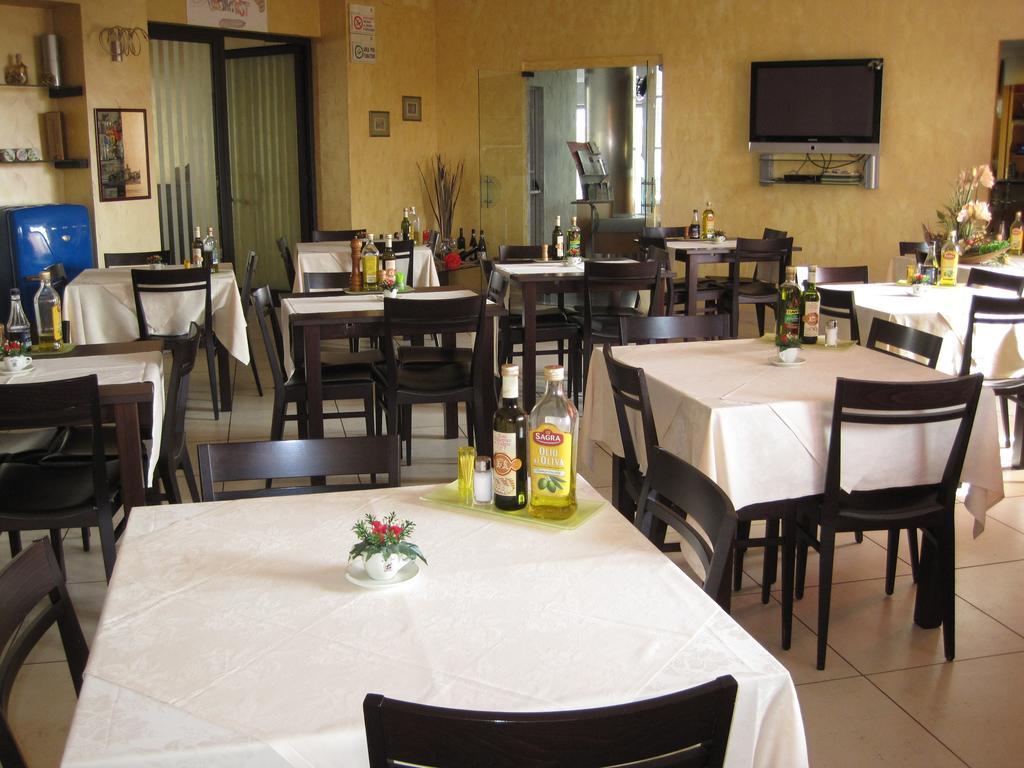 Hotel Italia Carmagnola Eksteriør billede