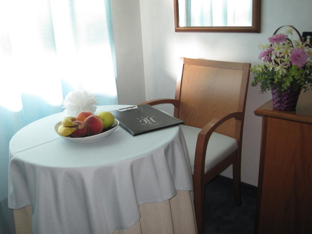 Hotel Italia Carmagnola Værelse billede
