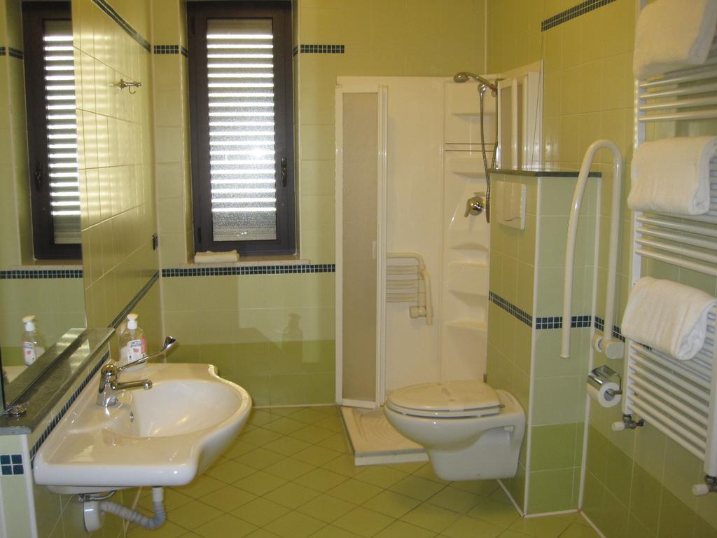 Hotel Italia Carmagnola Værelse billede